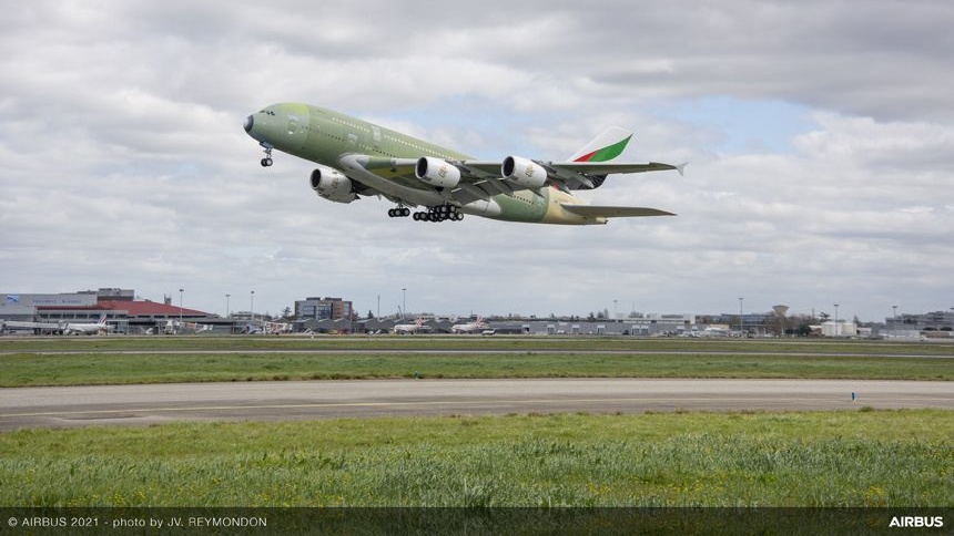 Poslední vyrobený Airbus A380 vzlétl z továrny v Toulouse