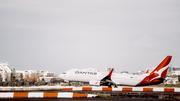 Qantas posouvá obnovení mezinárodních letů na konec prosince