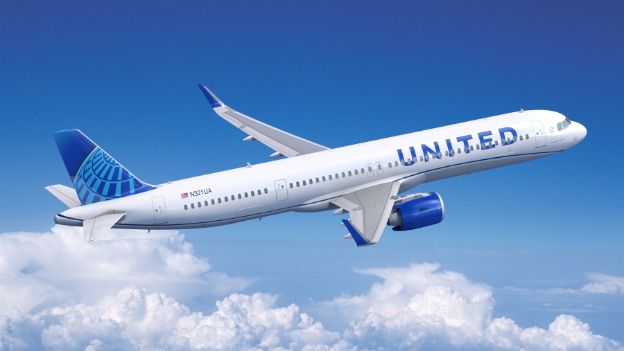 United Airlines nabízí pilotům trojnásobný plat, aby zmírnilo dopady omikronu