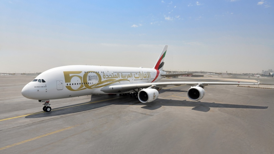 Aerolinka Emirates představila speciální livery k 50. výročí SAE