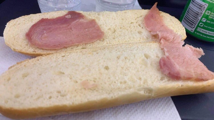 Nejchudší sendvič podávaný na palubě letadla