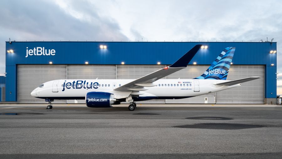 JetBlue hází vidle do sloučení nízkonákladovek Frontier a Spirit